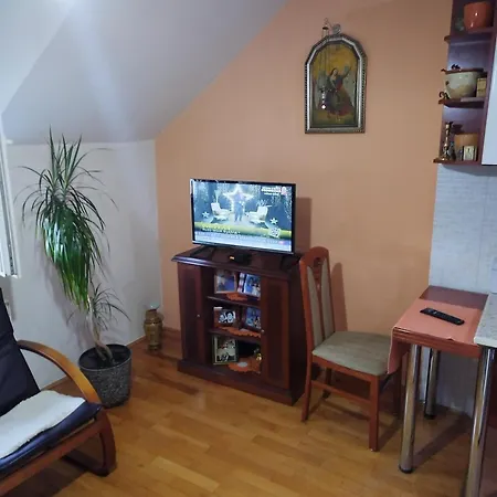 Apartment Stan Na Dan Parovic